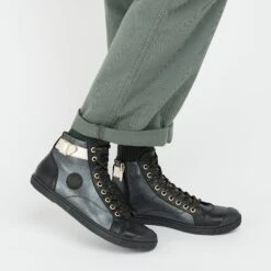 Produits populaires -Pataugas Soldes LATSA 628259946 NOIR DORE